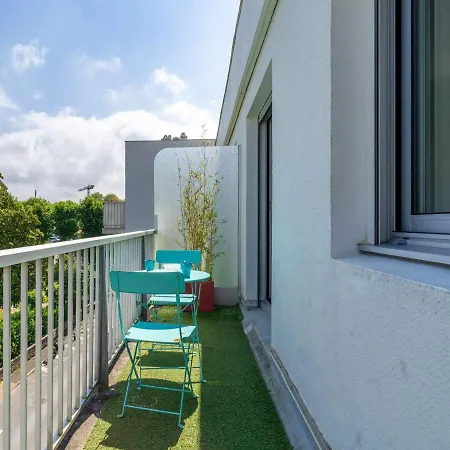 Studio Renove Avec Balcon, Quartier Saint Charles, A 800m De La Plage Du Miramar - Fr-1-3-465 * Biarritz